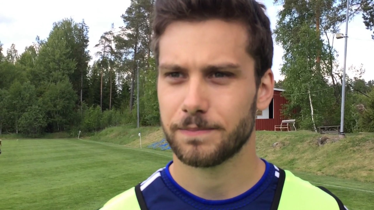 Fotbollsfredag träffar en tvåmålsskytt