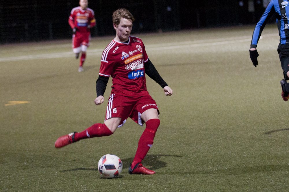 Ytterbacken snittar en tacka Ytterbacken snittar en tacka