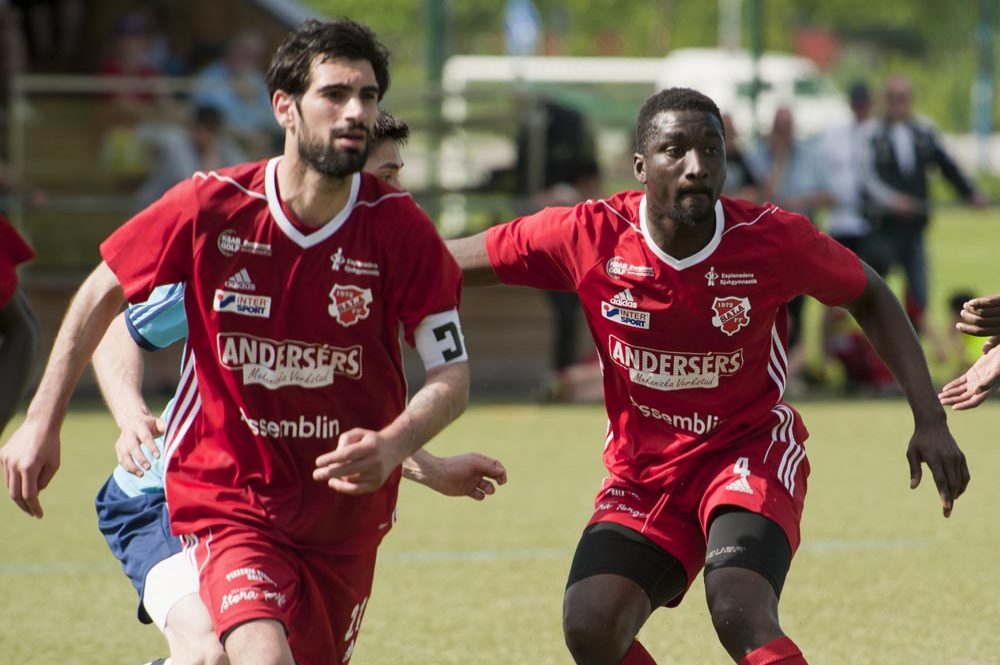Sala FF kan återta serieledningen - så här följer du matchen
