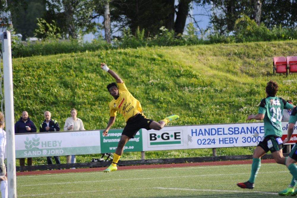 Storseger för Heby AIF med många unga spelare i laget Storseger för Heby AIF med många unga spelare i laget