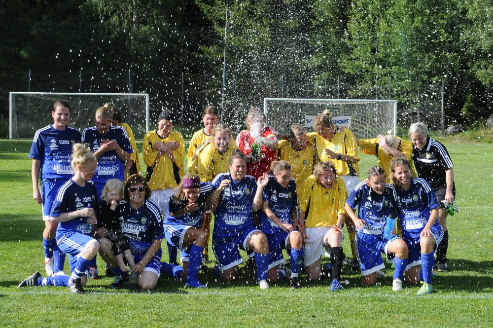 Fotbollssugen tjej? Då kan detta vara något för dig!