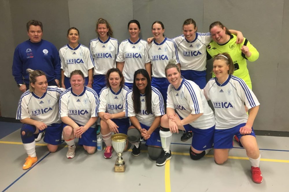 Alla gånger som damveteranerna har spelat Julcupen