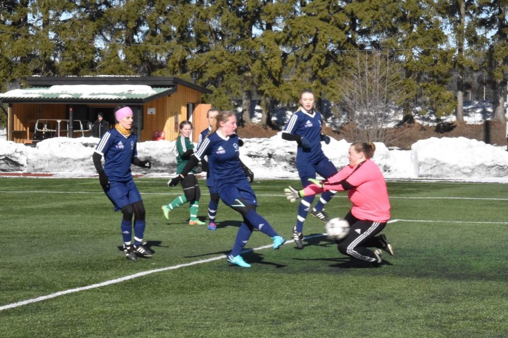 Östervålas IF:s andralag fick serieledarna på fall