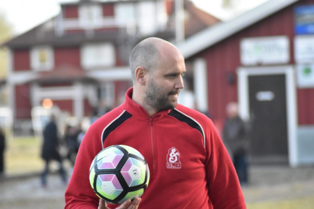 Ett lojt Runhällens BoIS föll - ”Första kvarten är bra”