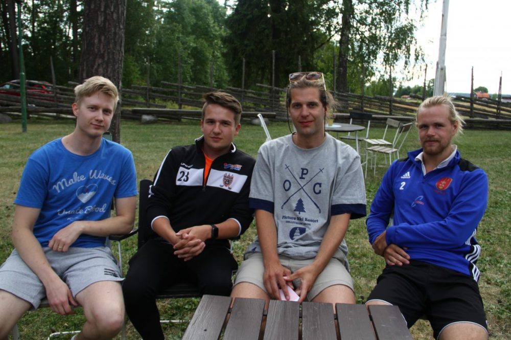 Sju lag ställer upp i 24-timmars som startade på fredagen