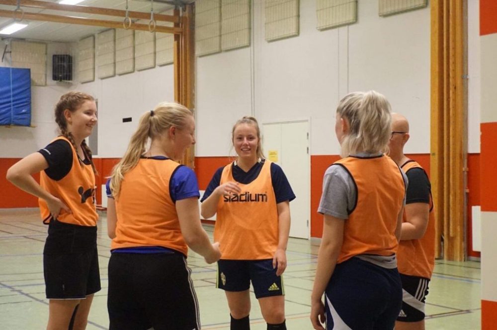 Västerfärnebo AIK ställer upp med damlag i Seniorcupen Västerfärnebo AIK ställer upp med damlag i Seniorcupen