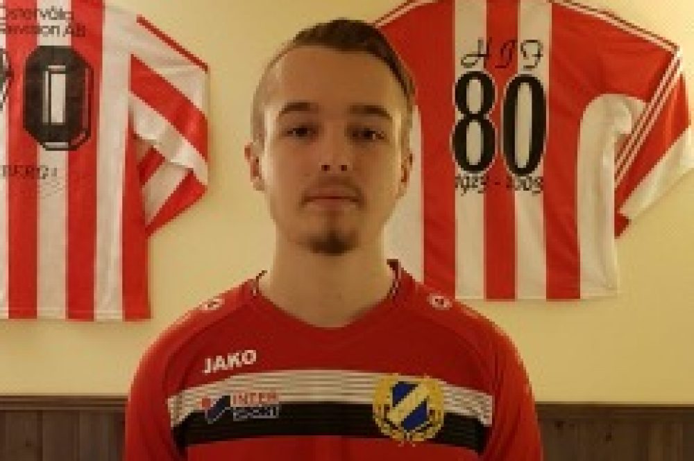 Åtta mål på Marmorvallen när topplagen "kryssade" Åtta mål på Marmorvallen när topplagen "kryssade"