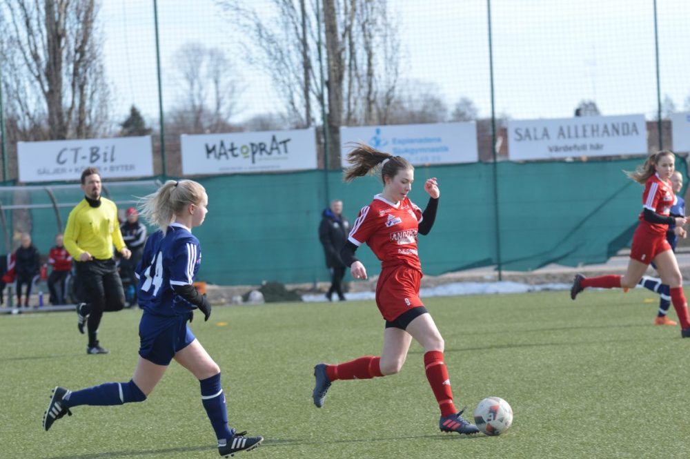 Linda fixade ett hattrick när Sala FF besegrade Östervåla IF Linda fixade ett hattrick när Sala FF besegrade Östervåla IF