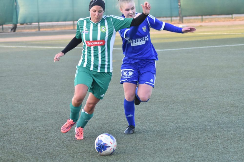 Sandra Edman opererad efter flera frakturer - "Spelar inte mer fotboll i år" Sandra Edman opererad efter flera frakturer - "Spelar inte mer fotboll i år"