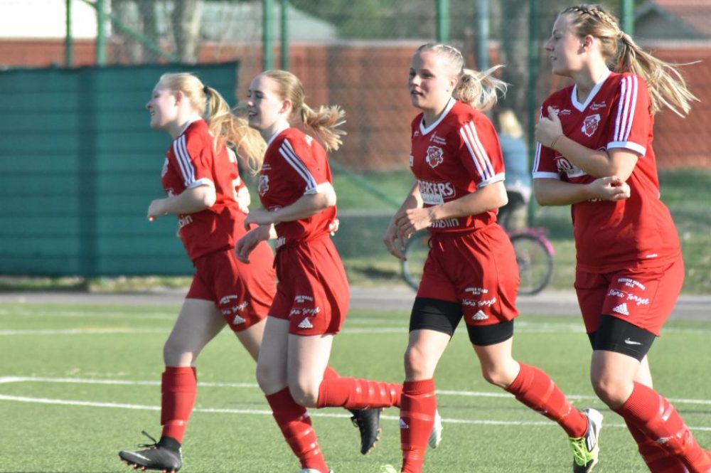 Rebecka och Hanna från Sala FF uttagna till matchläger Rebecka och Hanna från Sala FF uttagna till matchläger