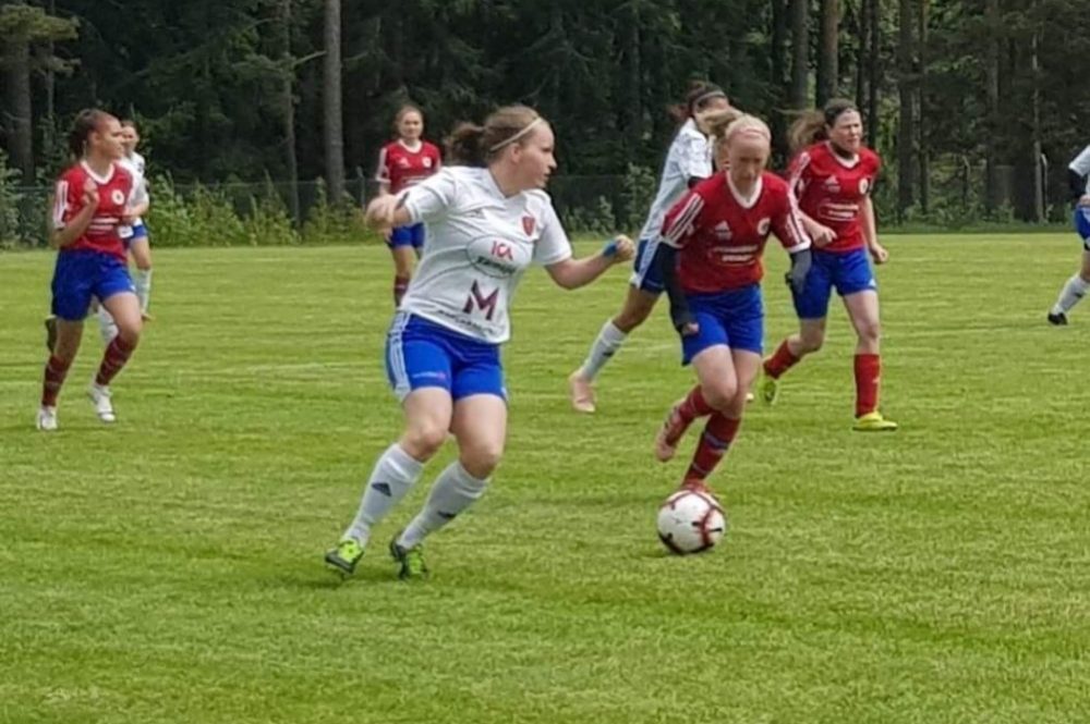 Tärnsjös damer fortsatt segerlösa halvvägs in på säsongen Tärnsjös damer fortsatt segerlösa halvvägs in på säsongen