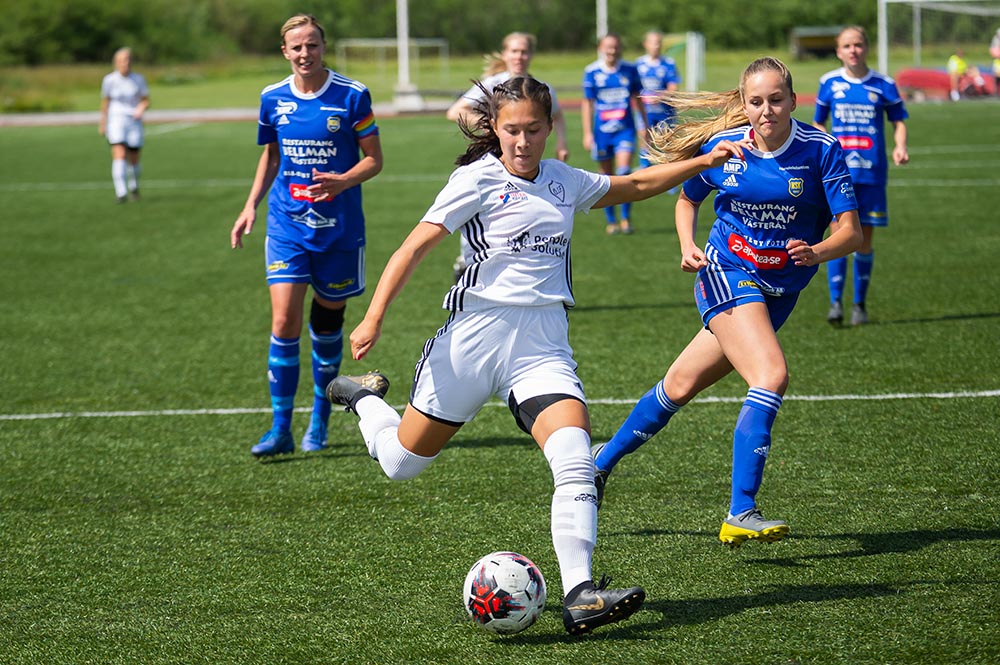 Johanna och Olivia sköt Heby kommun till seger inför storpubliken