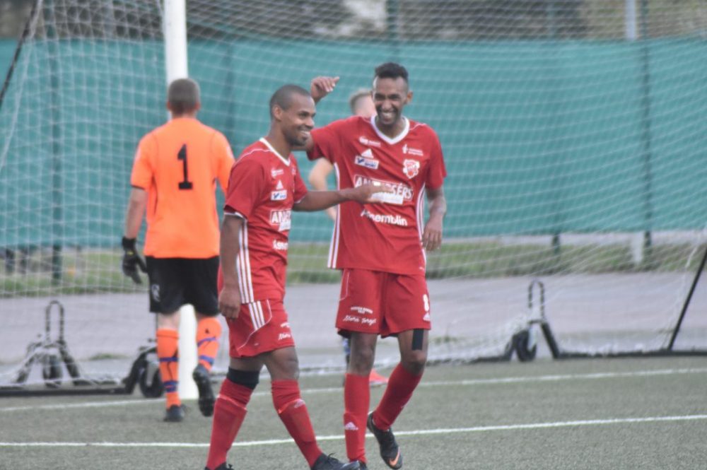 Sala FF upp i serieledning - Jacke gjorde hattrick på fem minuter