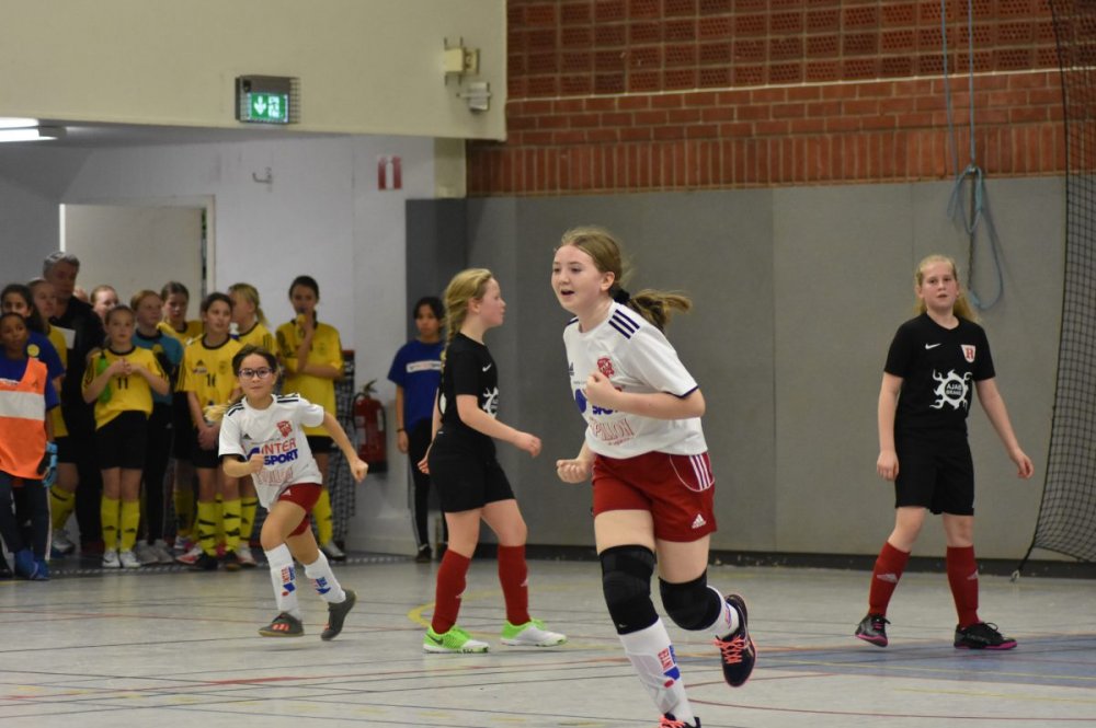 Flickor födda 2008 tillbaka i Julcupen - tre lokala lag med Flickor födda 2008 tillbaka i Julcupen - tre lokala lag med