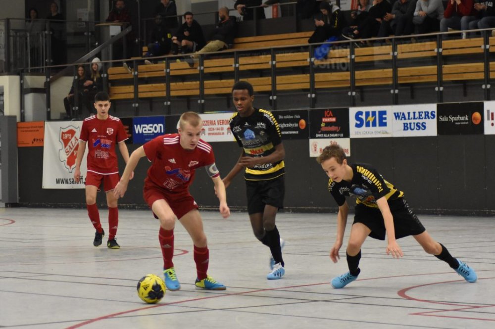 Sandvikens IF gjorde som för två år sedan - slog Sala FF i finalen Sandvikens IF gjorde som för två år sedan - slog Sala FF i finalen
