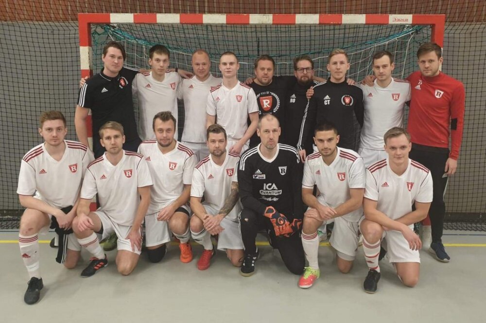 Tobias varnar för FK Sala och Åkra FC: "Spetsat till sina trupper"