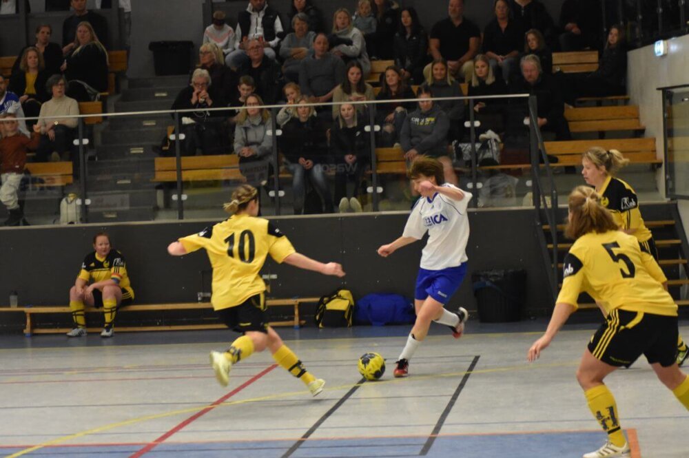 Sala FF har flest lag med följt av Heby AIF och Norrby SK Sala FF har flest lag med följt av Heby AIF och Norrby SK