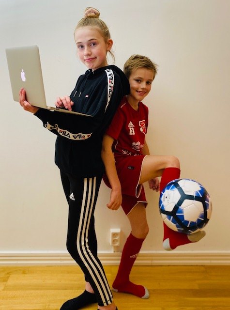Elias visar tricks på Youtube - storasyster Alicia redigerar