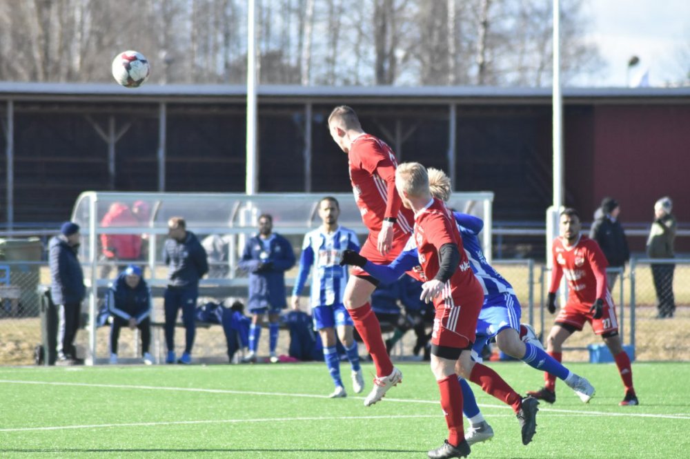 Bildspel från Sala FF:s träningsmatch på Avestavallen