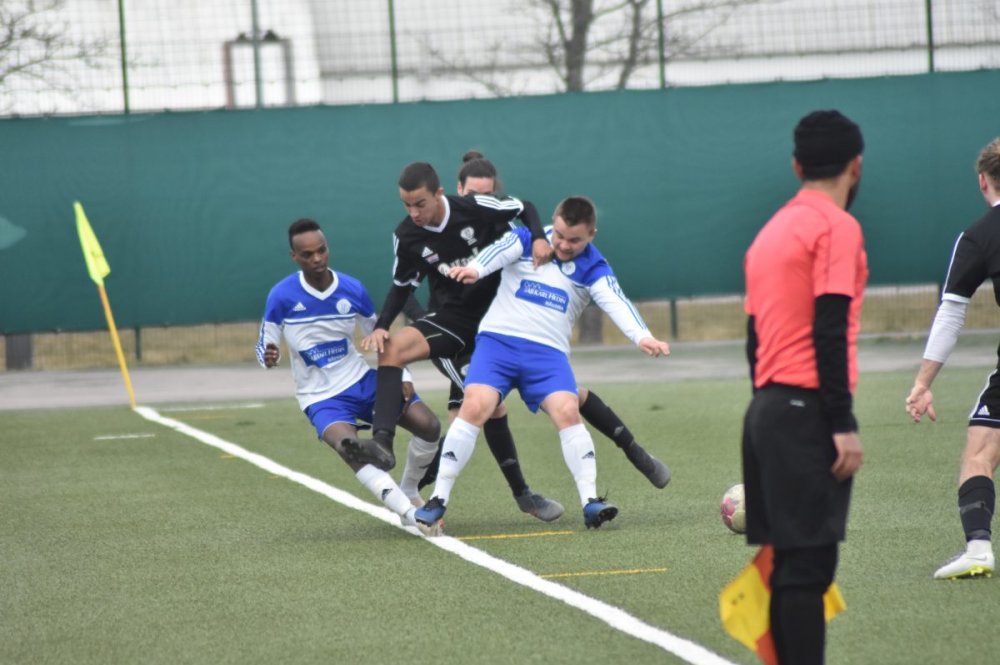 All fotboll i Västmanland avbryts - träningar får fortsätta All fotboll i Västmanland avbryts - träningar får fortsätta