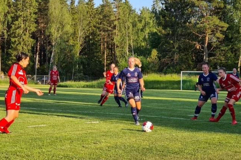 Pernilla tremålsskytt när Östervåla IF kryssade i premiären