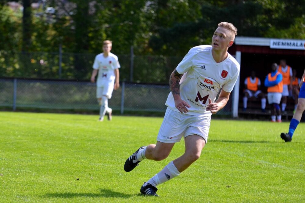 Bildspel från Tärnsjö IF:s seger på Furuvallen Bildspel från Tärnsjö IF:s seger på Furuvallen