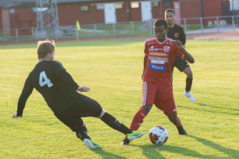 Sala FF:s juniorer vände 0-2 till seger - sista sparken avgjorde Sala FF:s juniorer vände 0-2 till seger - sista sparken avgjorde