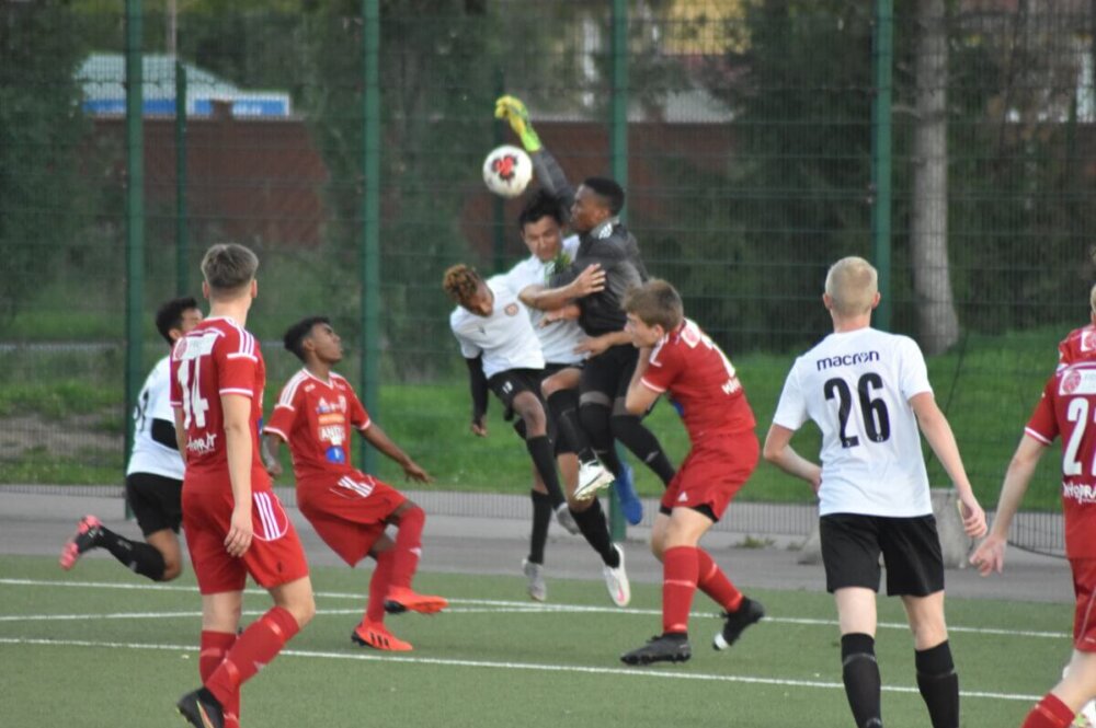 Blekt Sala FF föll i juniorserien - ”Köping överlägset” Blekt Sala FF föll i juniorserien - ”Köping överlägset”