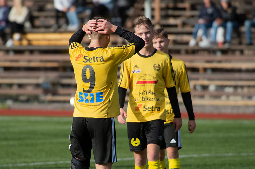 Andralag inleder och avslutar den här fotbollsveckan Andralag inleder och avslutar den här fotbollsveckan