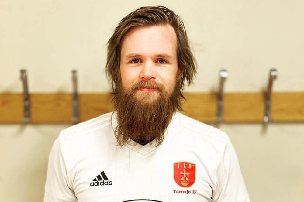 Efter Tifens besked om nedlagt seniorlag väljer Mikael Möller spel i Harbo IF - "Ska göra mitt bästa för laget"