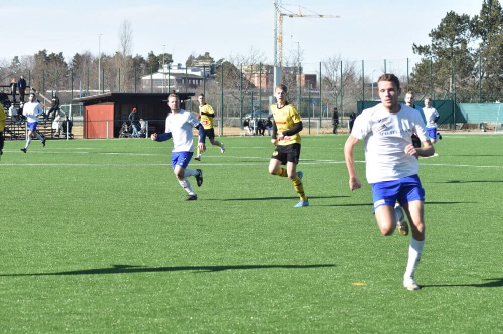 Hemmapremiär för Västerfärnebo AIK - på Lärkans konstgräs