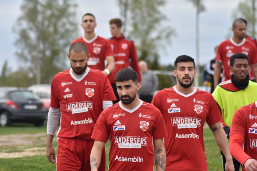 Bollnäs på hemmaplan - då jagar Sala FF första segern Bollnäs på hemmaplan - då jagar Sala FF första segern
