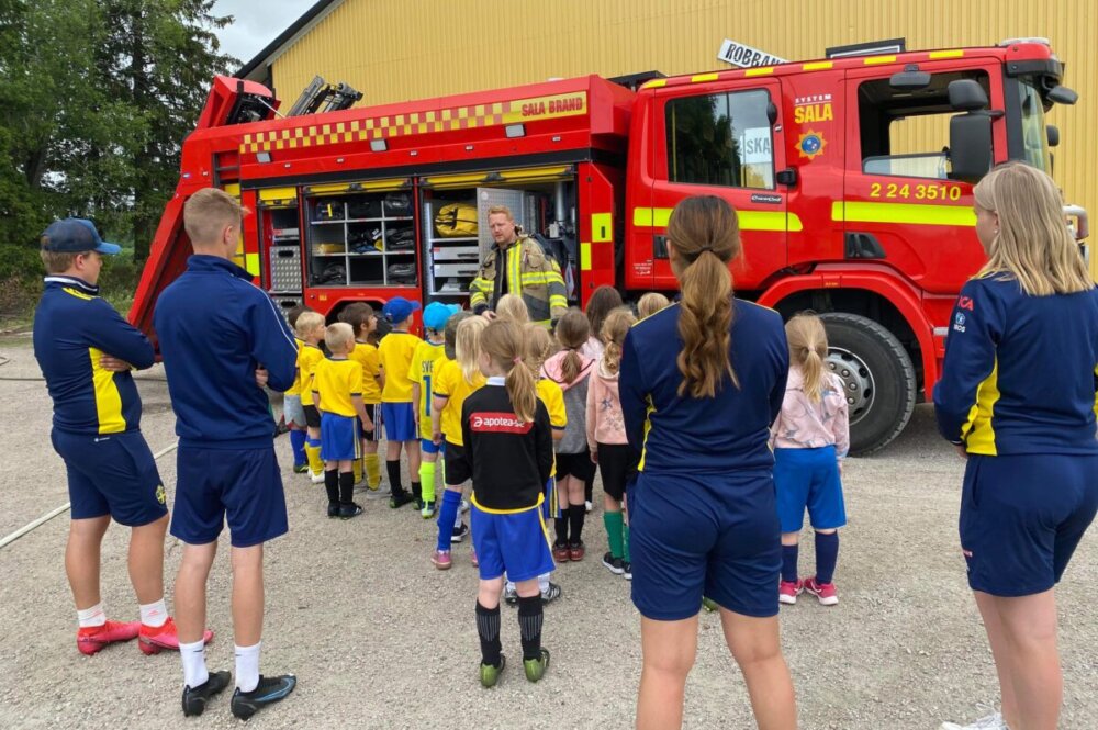 Fotbollsskola i Heby AIF:s regi i värmen på Tegelvallen Fotbollsskola i Heby AIF:s regi i värmen på Tegelvallen