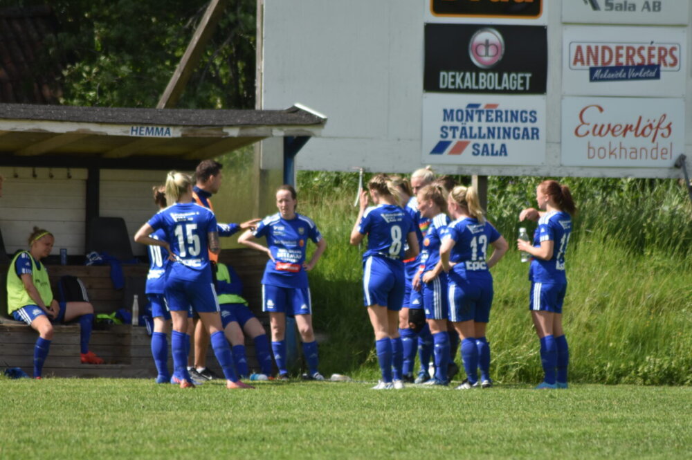 Åtta matcher väntar kommande fotbollshelg