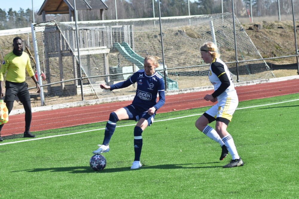 Bildspel från Östervåla IF:s premiärseger på Tegelvallen Bildspel från Östervåla IF:s premiärseger på Tegelvallen