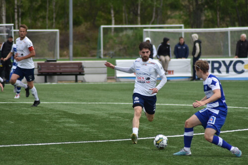 Sent segermål för Hallstahammars SK när Västerfärnebo AIK genrepade Sent segermål för Hallstahammars SK när Västerfärnebo AIK genrepade