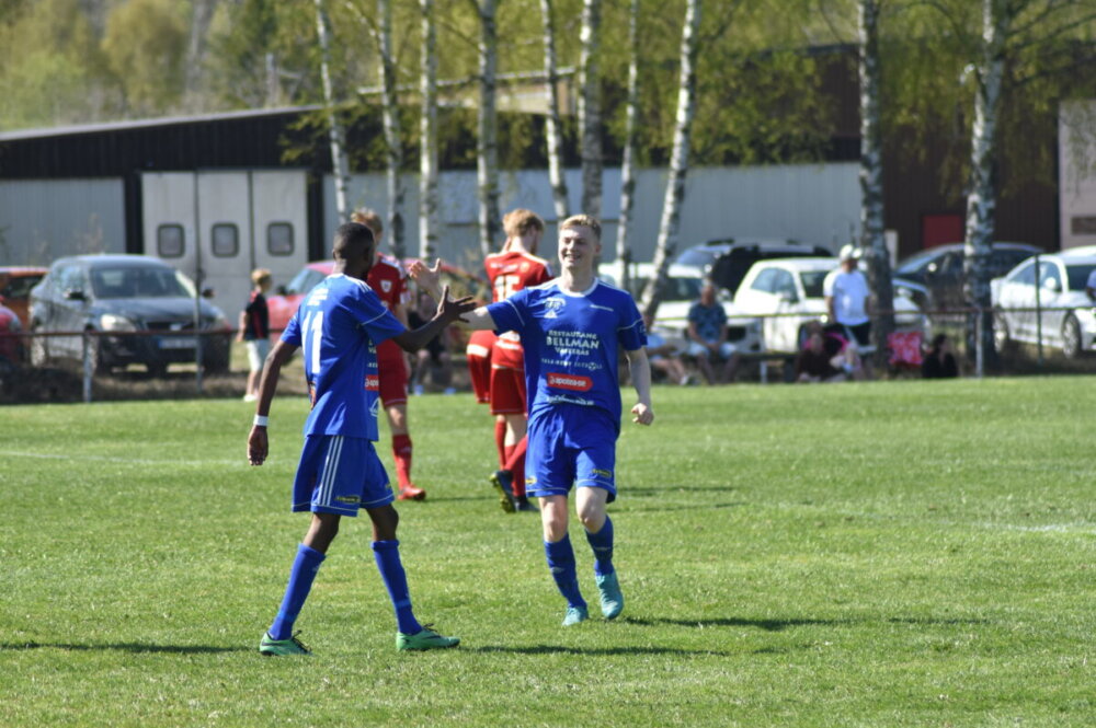 Bildspel från division 5-derbyt på Mullevi