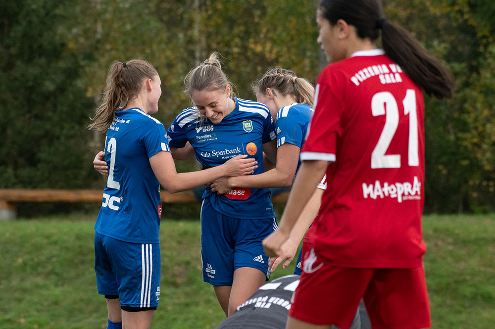 Bildspel från derbyt mellan Norrby SK och Sala FF:s U-lag