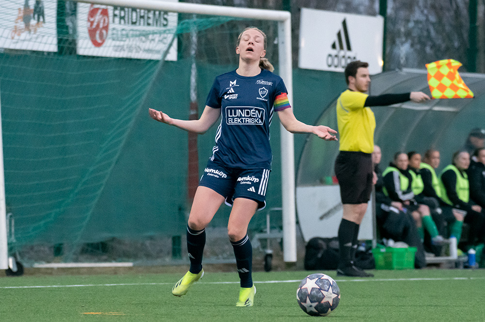 Utvisning förstörde för Östervåla IF i toppmatchen mot Täby FK - "Elva mot elva hade vi vunnit" Utvisning förstörde för Östervåla IF i toppmatchen mot Täby FK - "Elva mot elva hade vi vunnit"