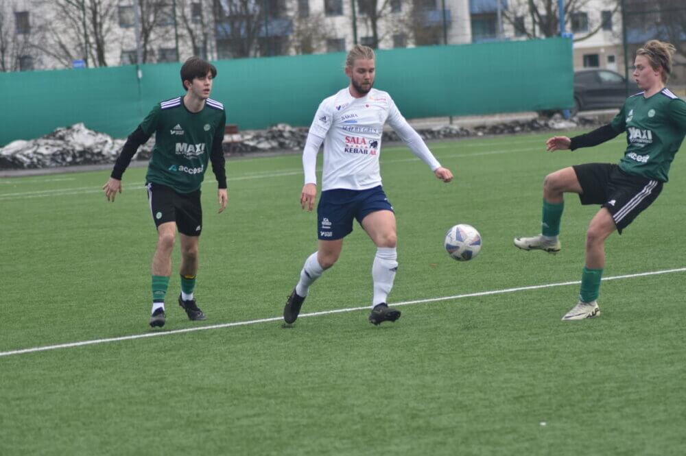 Det rann iväg för Västerfärnebo AIK i träningsmatchen mot Skultuna IS - "Vi slarvar"