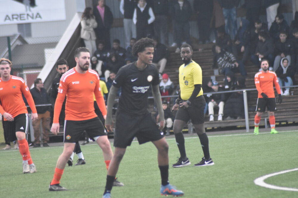 Bildspel från derbyt mellan Åkra FC och Grällsta IF