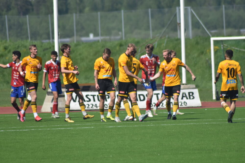 Heby AIF:s andralag fick walk over mot jumbon Örsundsbro IF:s andralag Heby AIF:s andralag fick walk over mot jumbon Örsundsbro IF:s andralag
