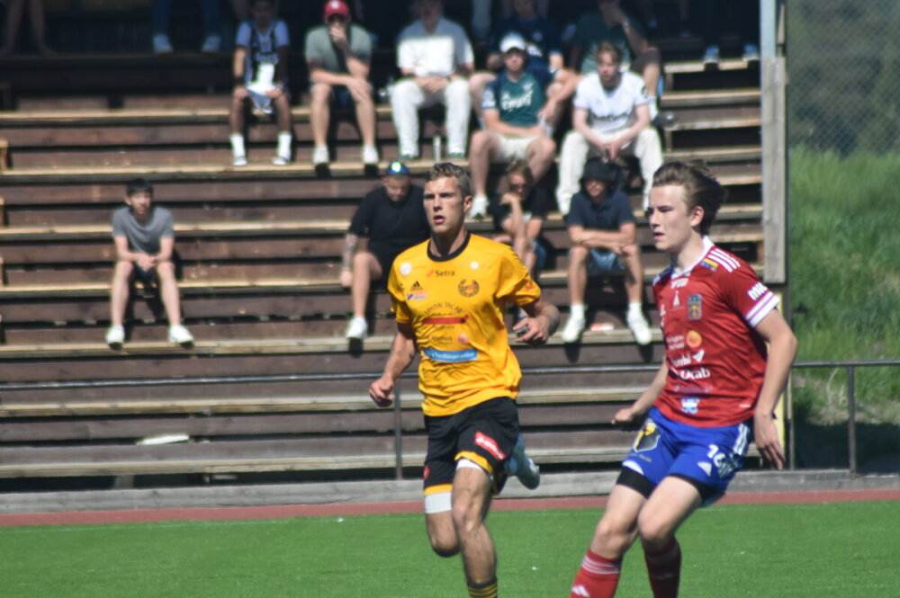 En helg med 14 lokala matcher - Heby AIF spelar hemma på fredagskvällen