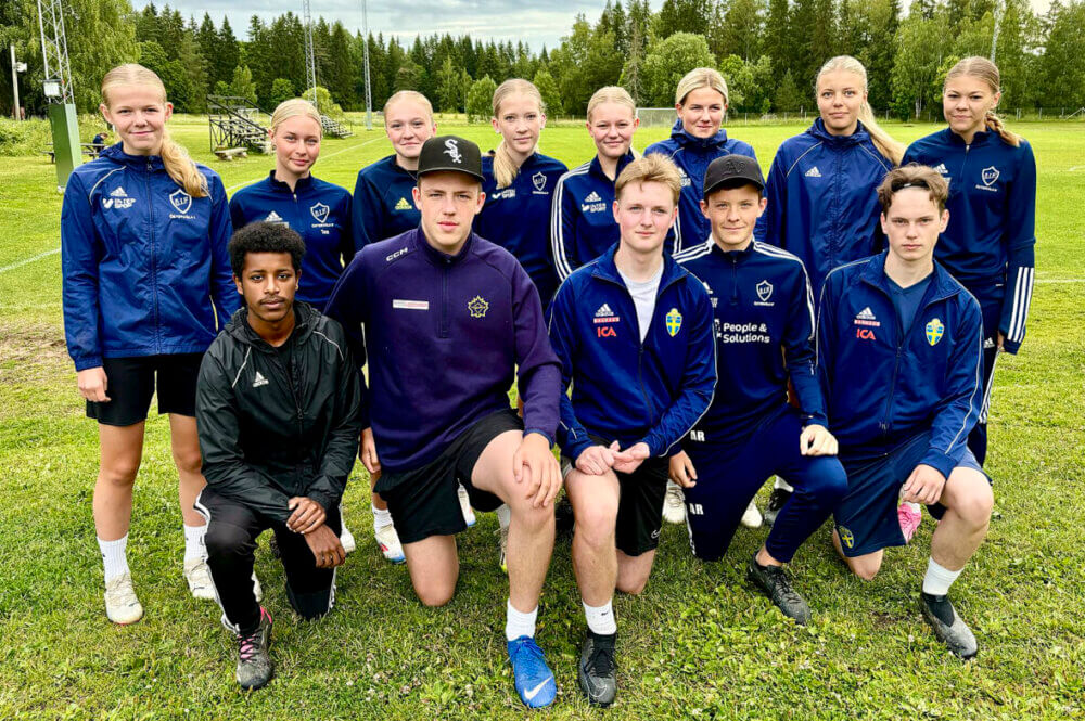 Fotbollsskolan i Östervåla IF lockade många barn Fotbollsskolan i Östervåla IF lockade många barn