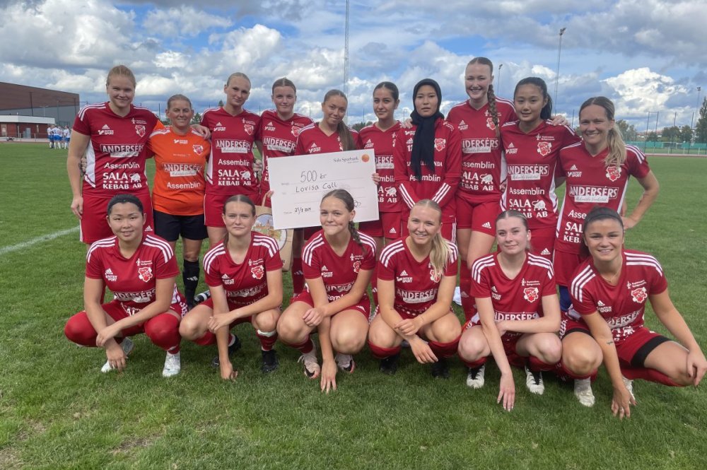 Lovisa fick ta emot Sala-Heby Fotbolls utmärkelse