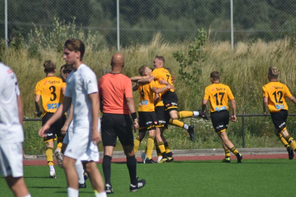 Bildspel från Heby AIF:s hemmaseger mot Bälinge IF Bildspel från Heby AIF:s hemmaseger mot Bälinge IF