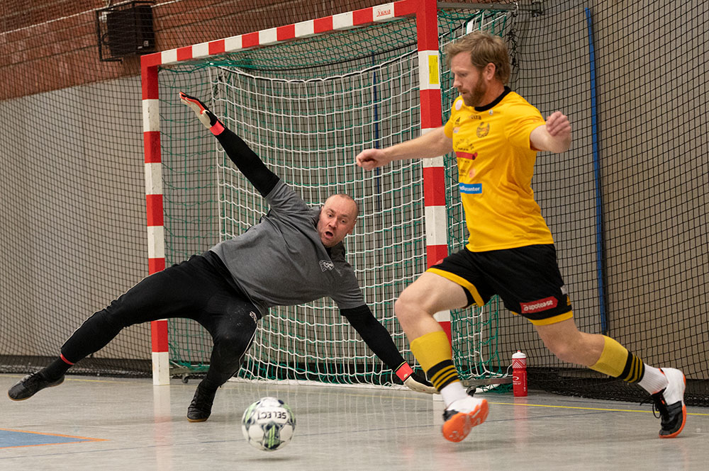 Bildspel från nyårsaftons Veterancup i Idrottshallen Bildspel från nyårsaftons Veterancup i Idrottshallen