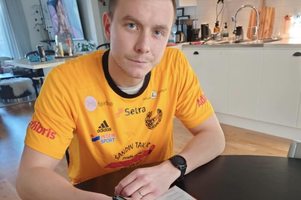 Kalle Karlsson ansluter till Heby AIF - "Jag vill bidra med ett jäkla gnuggande" Kalle Karlsson ansluter till Heby AIF - "Jag vill bidra med ett jäkla gnuggande"