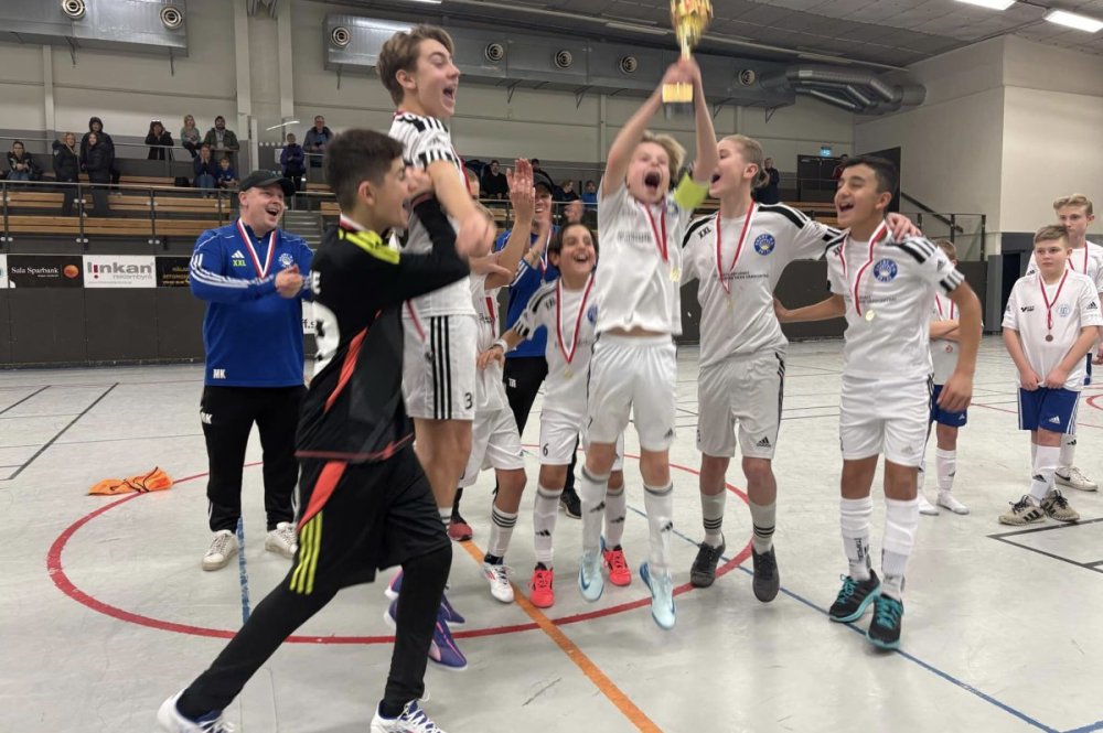 Pojkar födda 2012 ska spela Julcupen - regerande mästare är Ekeby BK