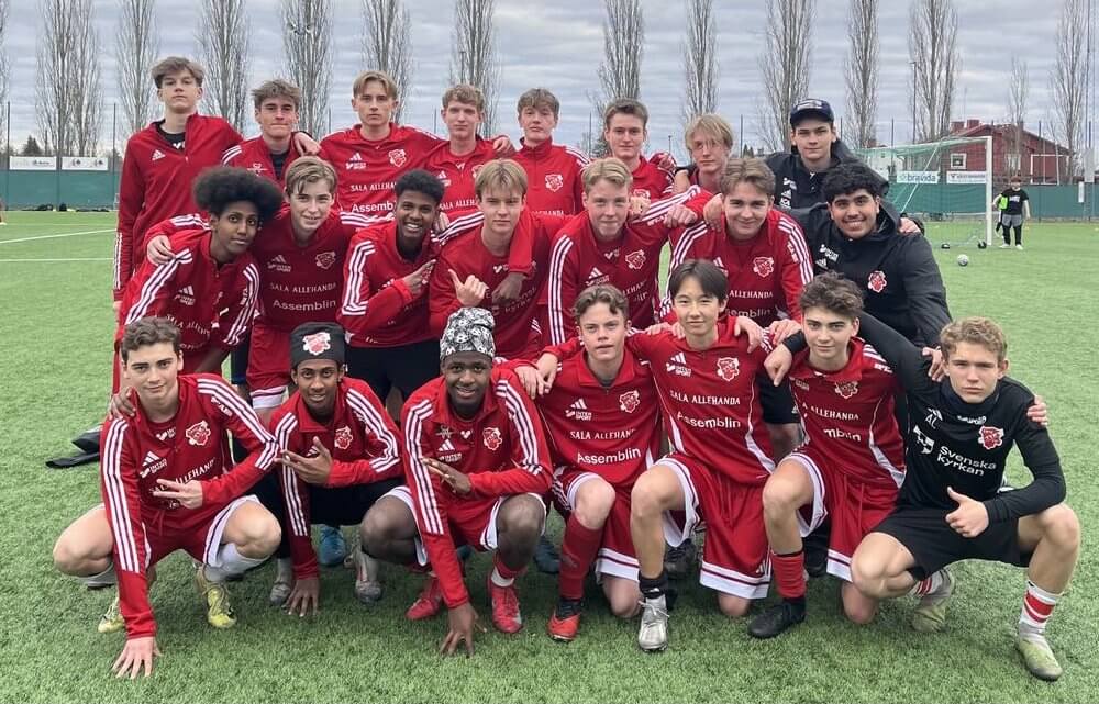 Sala FF:s juniorer nära poäng mot topplag - ”Hatten av för killarna” Sala FF:s juniorer nära poäng mot topplag - ”Hatten av för killarna”